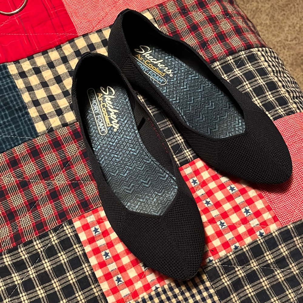 Skechers navy blue ballet flats